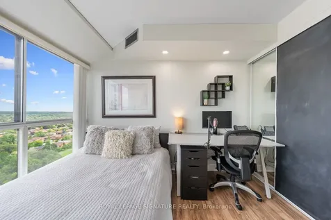 880 Dundas Street W Mississauga ON L5C 4H3