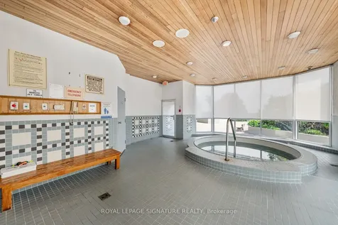 880 Dundas Street W Mississauga ON L5C 4H3