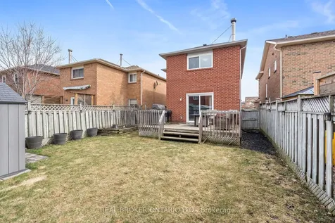 15 Smith Drive Halton Hills ON L7G 5K7