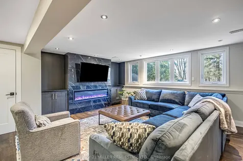1898 Waterdown Road Burlington ON L7P 0T2