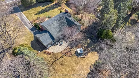 1898 Waterdown Road Burlington ON L7P 0T2