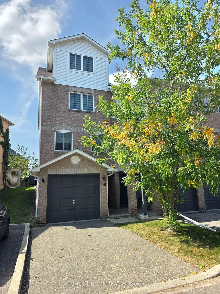 98 Spadina Road Brampton ON L6X 4X6