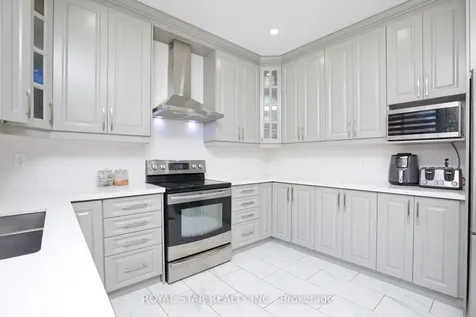 51 Cape Dorset Crescent Brampton ON L6R 3K9