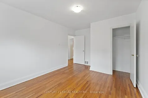 191 Alderbrae Avenue Toronto ON M8W 4K4