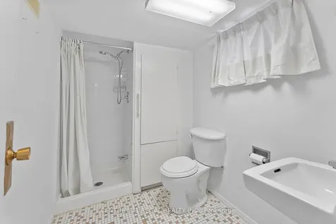 191 Alderbrae Avenue Toronto ON M8W 4K4