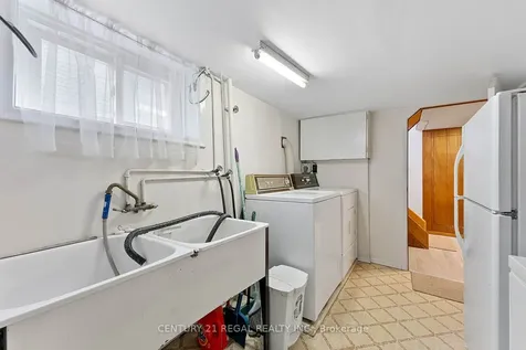191 Alderbrae Avenue Toronto ON M8W 4K4
