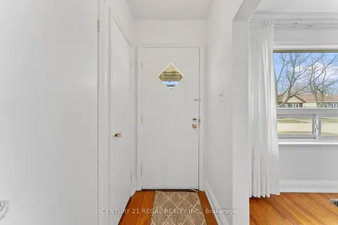 191 Alderbrae Avenue Toronto ON M8W 4K4