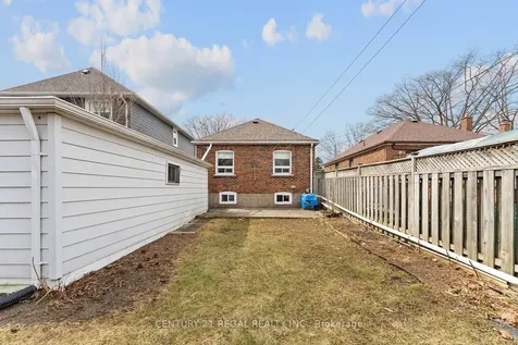 191 Alderbrae Avenue Toronto ON M8W 4K4
