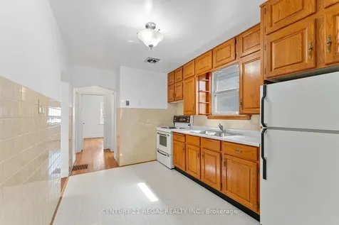 191 Alderbrae Avenue Toronto ON M8W 4K4