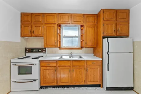 191 Alderbrae Avenue Toronto ON M8W 4K4