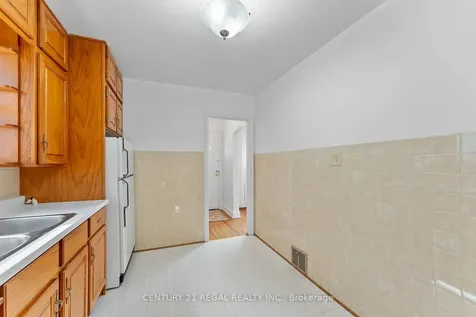 191 Alderbrae Avenue Toronto ON M8W 4K4