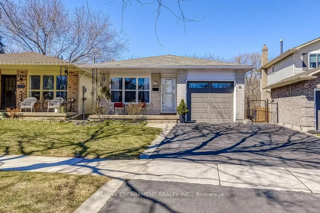 2405 Malcom Crescent Burlington ON L7P 3Y5