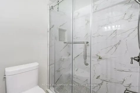 2405 Malcom Crescent Burlington ON L7P 3Y5