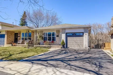 2405 Malcom Crescent Burlington ON L7P 3Y5