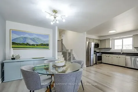 2405 Malcom Crescent Burlington ON L7P 3Y5