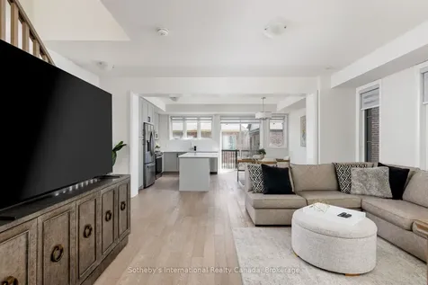 1492 Yellow Rose Circle Oakville ON L6M 4G3