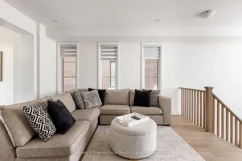 1492 Yellow Rose Circle Oakville ON L6M 4G3