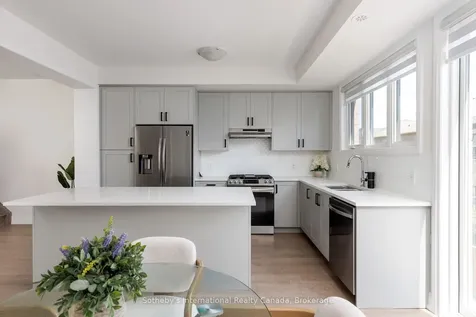 1492 Yellow Rose Circle Oakville ON L6M 4G3