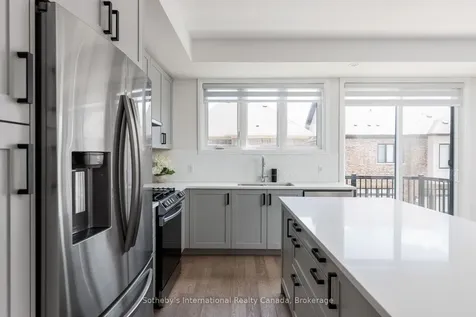 1492 Yellow Rose Circle Oakville ON L6M 4G3