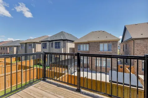 1492 Yellow Rose Circle Oakville ON L6M 4G3