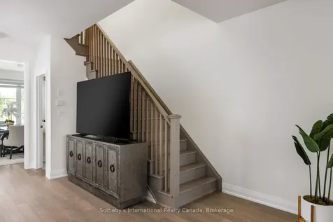 1492 Yellow Rose Circle Oakville ON L6M 4G3
