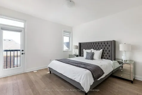 1492 Yellow Rose Circle Oakville ON L6M 4G3