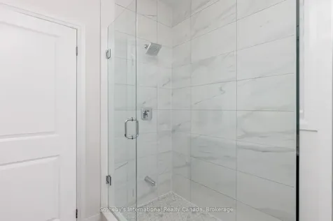1492 Yellow Rose Circle Oakville ON L6M 4G3