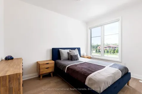 1492 Yellow Rose Circle Oakville ON L6M 4G3