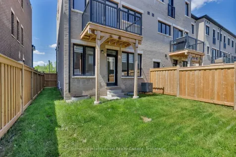1492 Yellow Rose Circle Oakville ON L6M 4G3