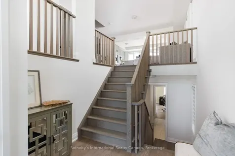 1492 Yellow Rose Circle Oakville ON L6M 4G3