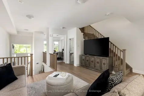 1492 Yellow Rose Circle Oakville ON L6M 4G3