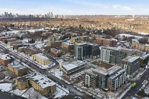 10 Neighbourhood Lane Toronto ON M8Y 0A4