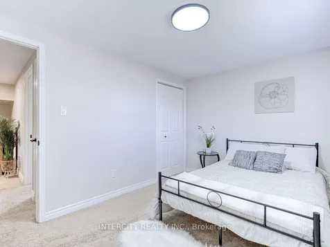 841 Coulson Avenue Milton ON L9T 4K3