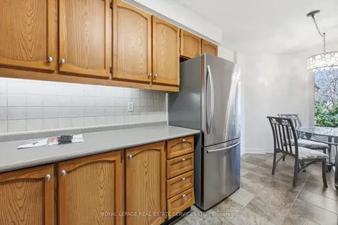 2202 Margot Street Oakville ON L6H 3M1
