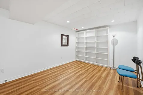 2202 Margot Street Oakville ON L6H 3M1