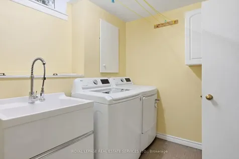 2202 Margot Street Oakville ON L6H 3M1