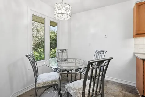 2202 Margot Street Oakville ON L6H 3M1