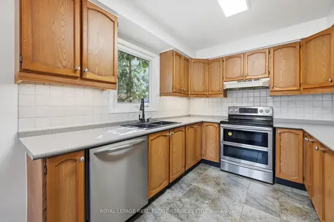 2202 Margot Street Oakville ON L6H 3M1