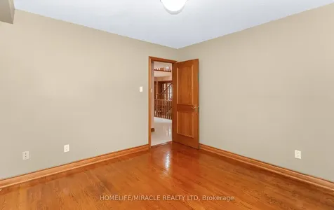 85 Harlow Crescent Toronto ON M9V 2Y8