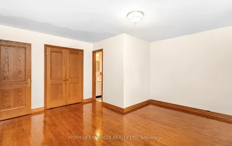 85 Harlow Crescent Toronto ON M9V 2Y8