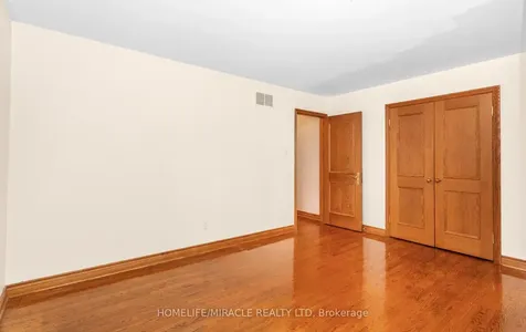 85 Harlow Crescent Toronto ON M9V 2Y8