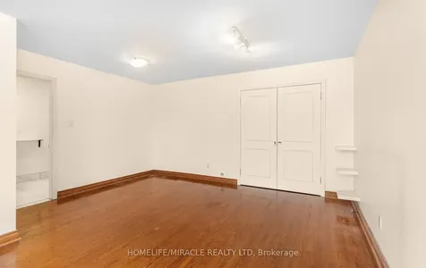 85 Harlow Crescent Toronto ON M9V 2Y8