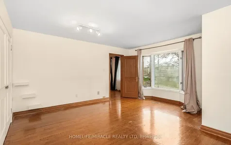 85 Harlow Crescent Toronto ON M9V 2Y8