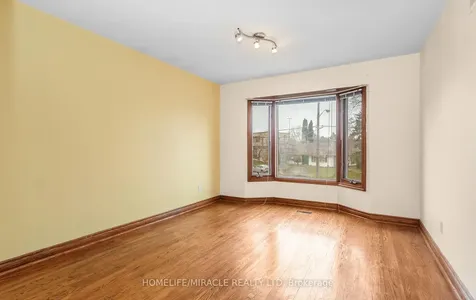 85 Harlow Crescent Toronto ON M9V 2Y8