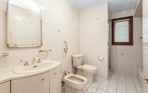 85 Harlow Crescent Toronto ON M9V 2Y8