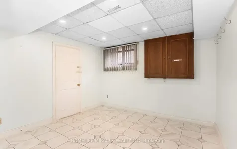 85 Harlow Crescent Toronto ON M9V 2Y8