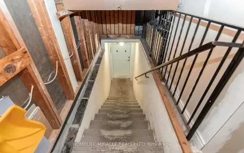 85 Harlow Crescent Toronto ON M9V 2Y8