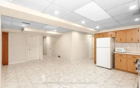 85 Harlow Crescent Toronto ON M9V 2Y8