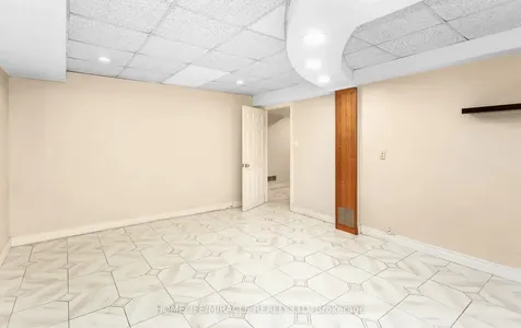 85 Harlow Crescent Toronto ON M9V 2Y8