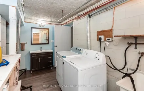 85 Harlow Crescent Toronto ON M9V 2Y8